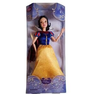 2014 Disney Store - Snow White Classic Doll – 11 1/2''
